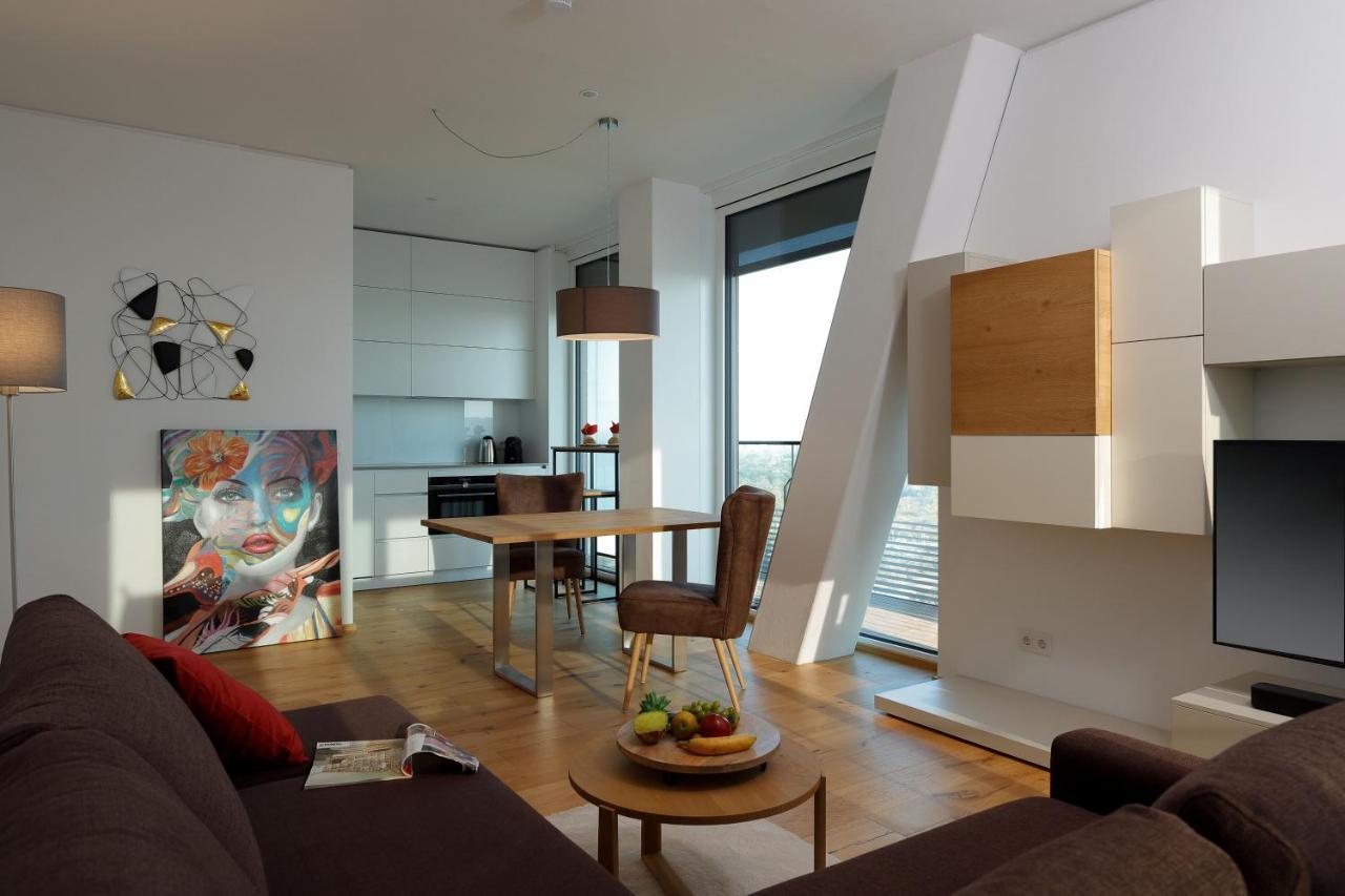 Triiiple Suites Level 21 Mit Balkon Und Tiefgarage Відень Екстер'єр фото